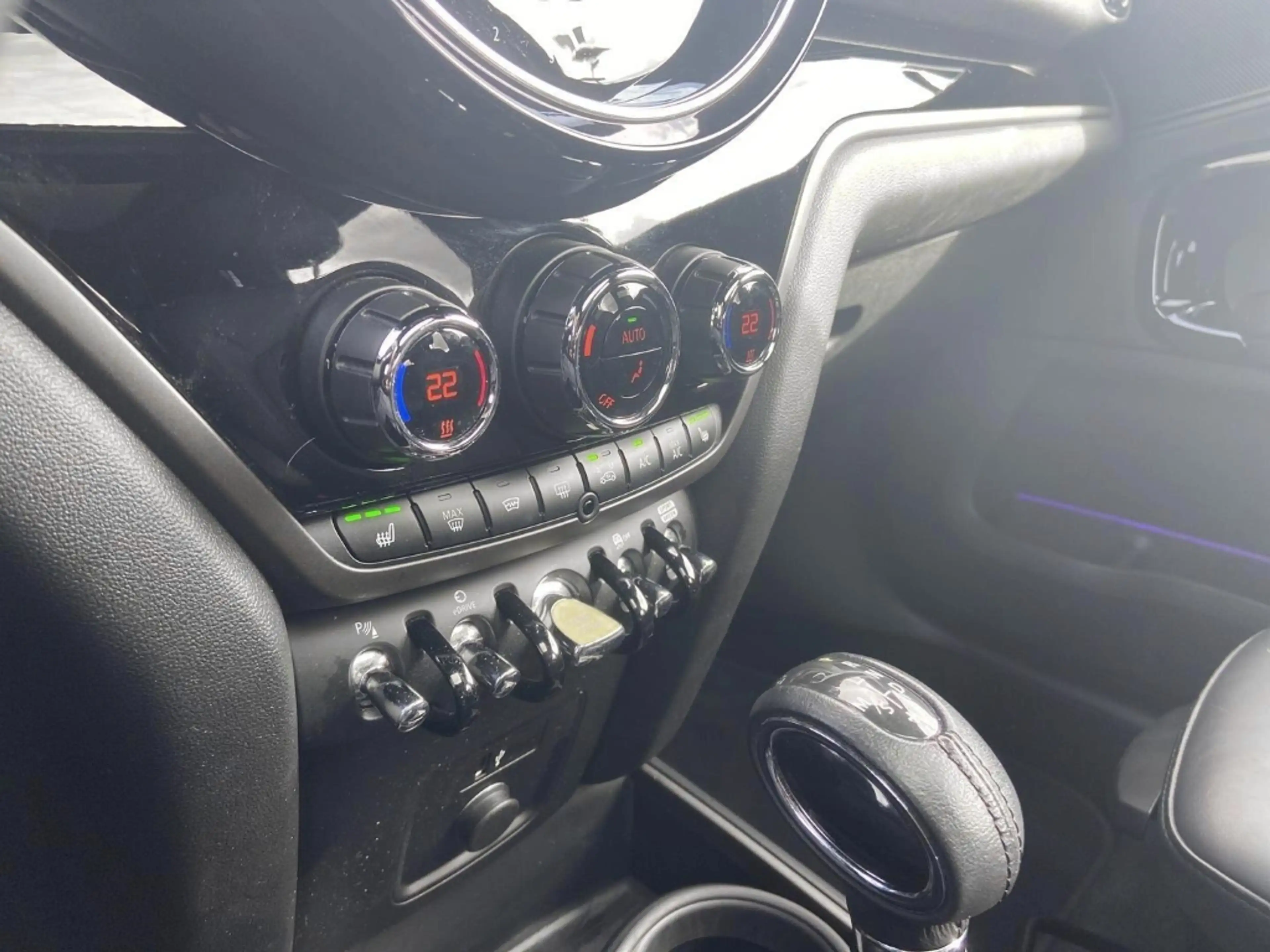 MINI Cooper SE Countryman ALL4 Pano Navi Leder HUD — photo 12