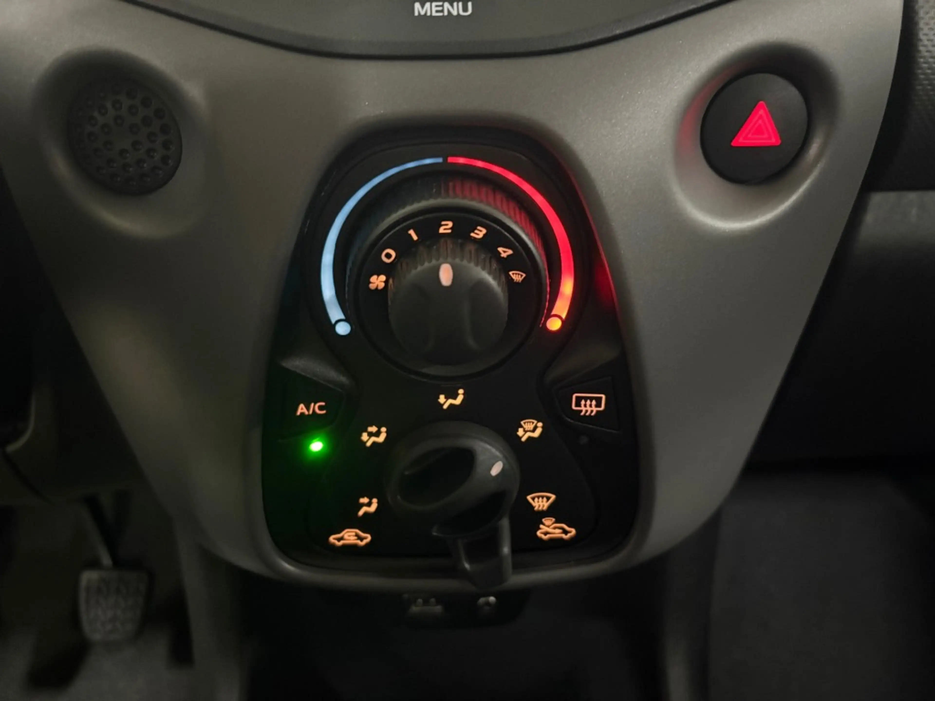 Peugeot 108 1.0 E-VTI STYLE / AIRCO / BLUETOOTH / DAB RADIO / — photo 2