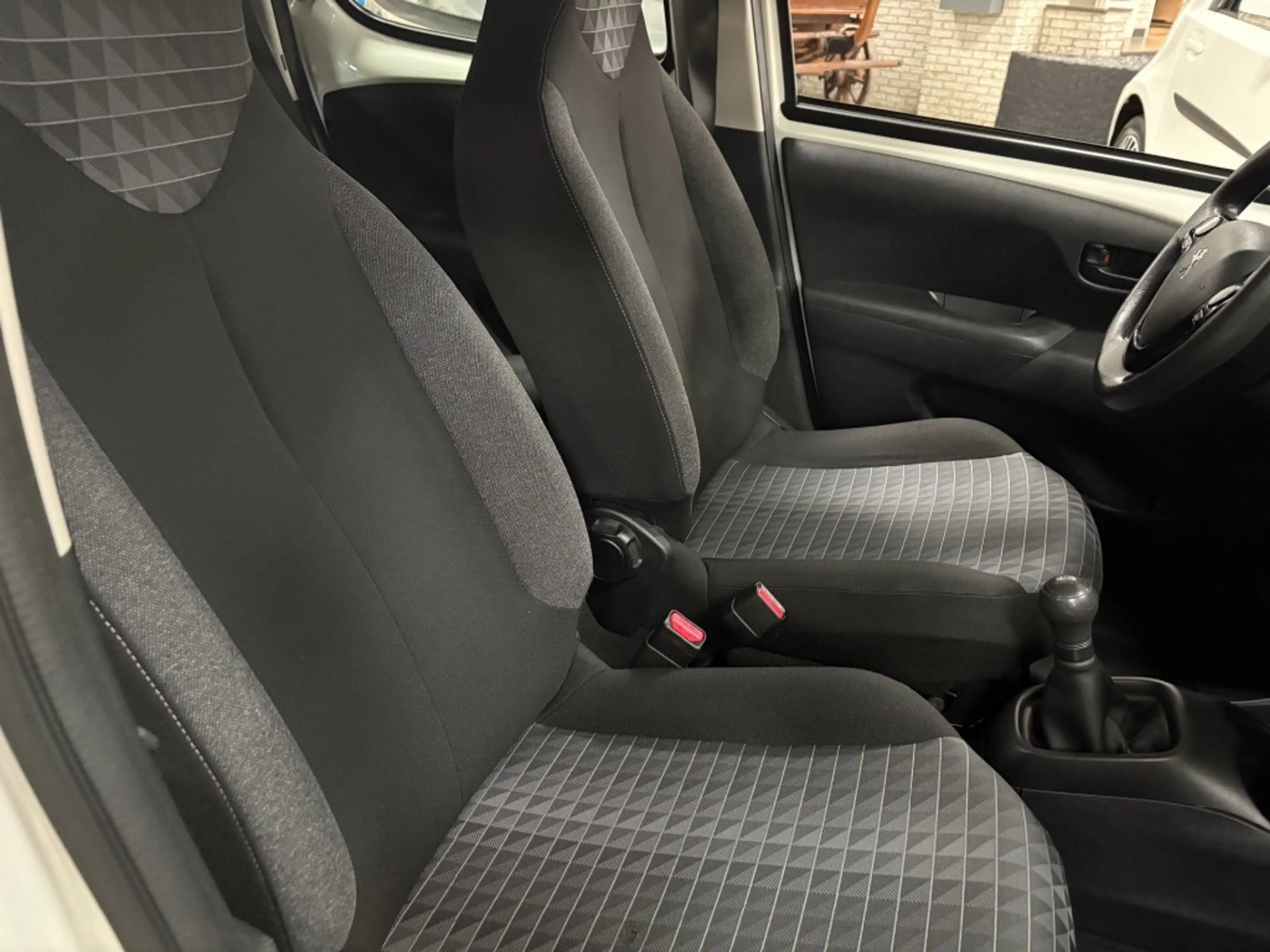Peugeot 108 1.0 E-VTI STYLE / AIRCO / BLUETOOTH / DAB RADIO / — photo 8