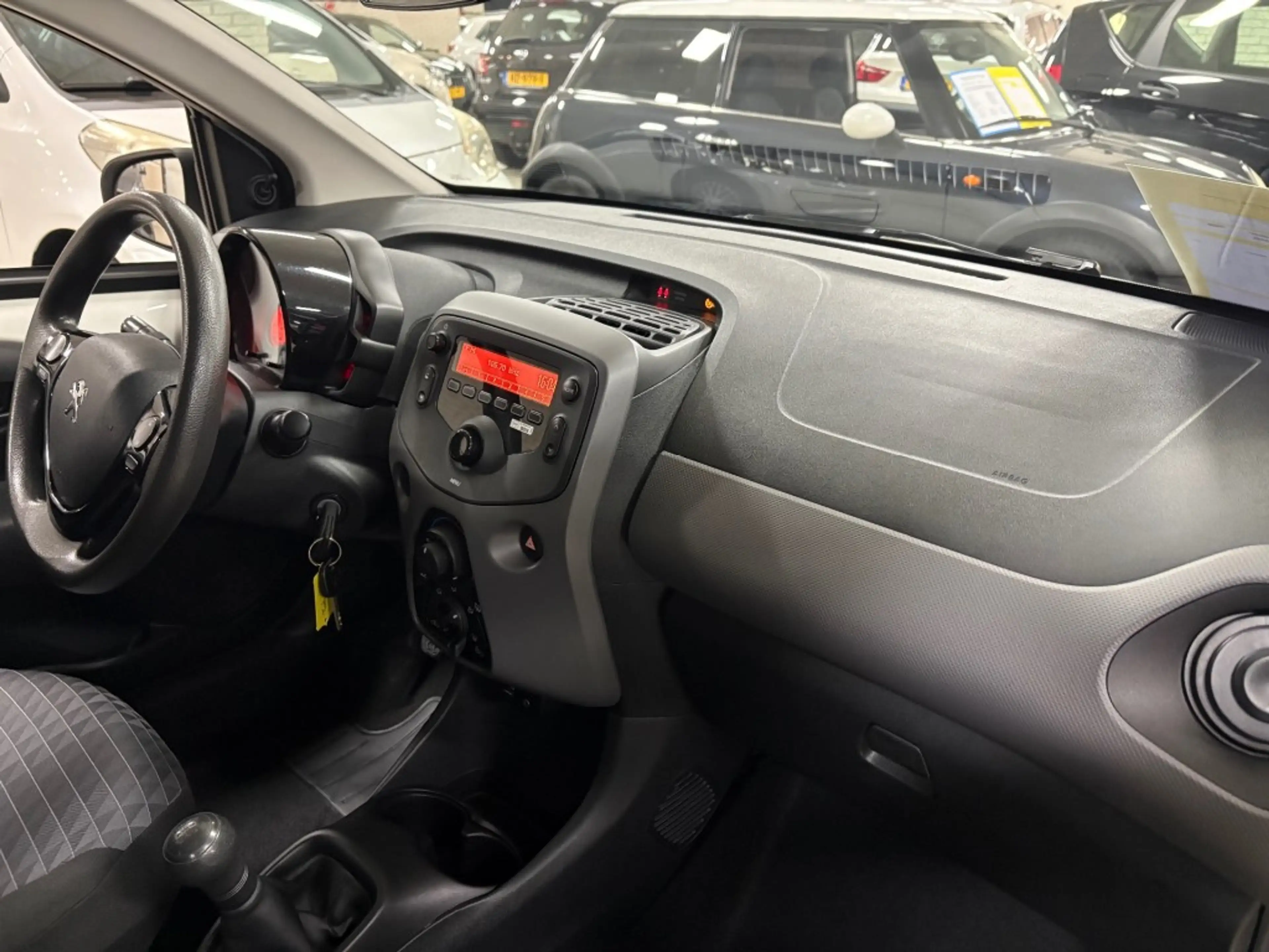 Peugeot 108 1.0 E-VTI STYLE / AIRCO / BLUETOOTH / DAB RADIO / — photo 6