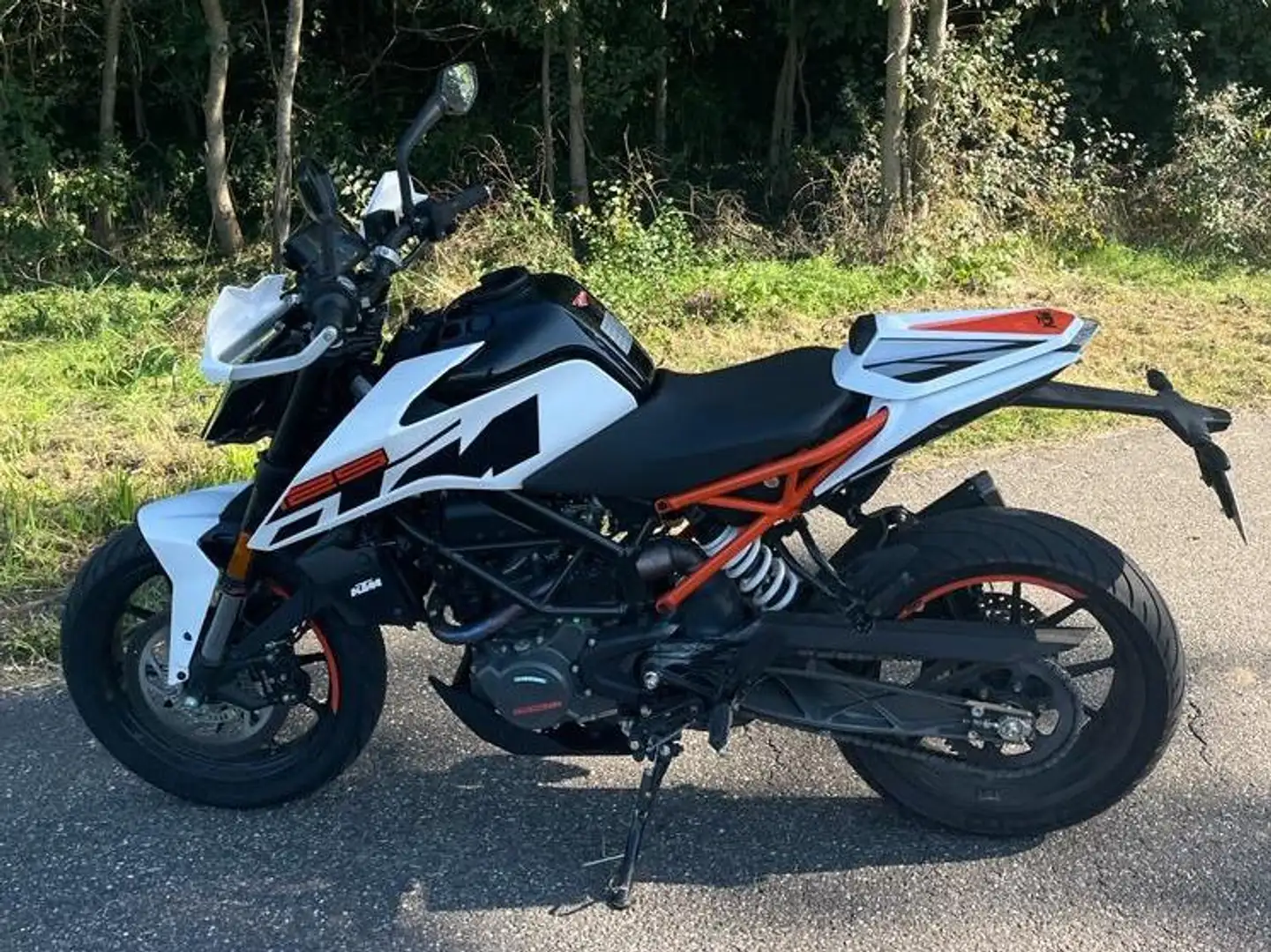 KTM 125 Duke - 1