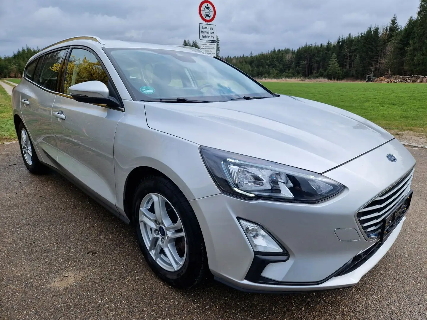 Ford Focus Turnier Cool & Connect Silber - 1