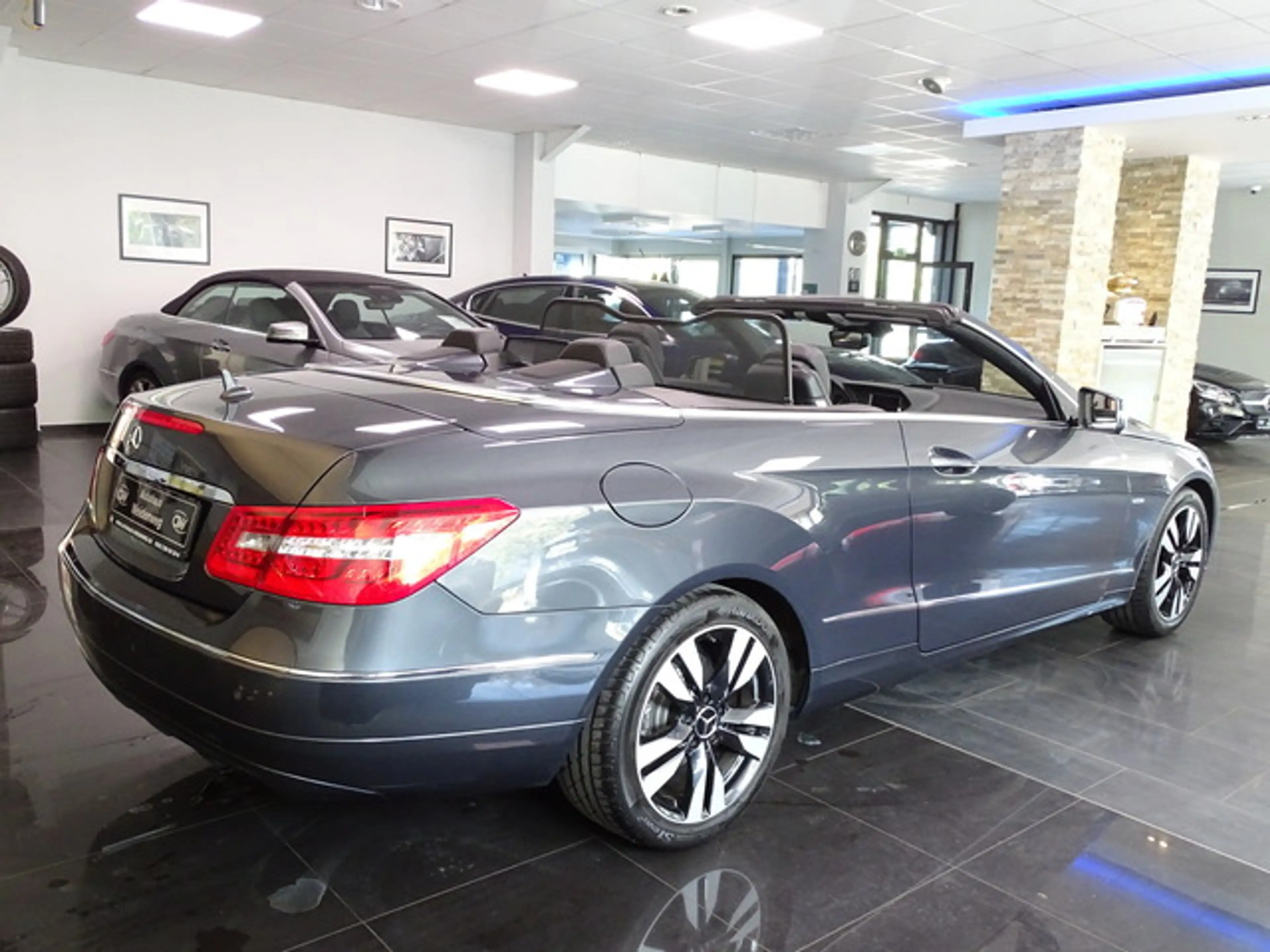 Mercedes-Benz E 250 Cabrio Autom.Leder Navi Airsc.Xenon PDC — photo 9