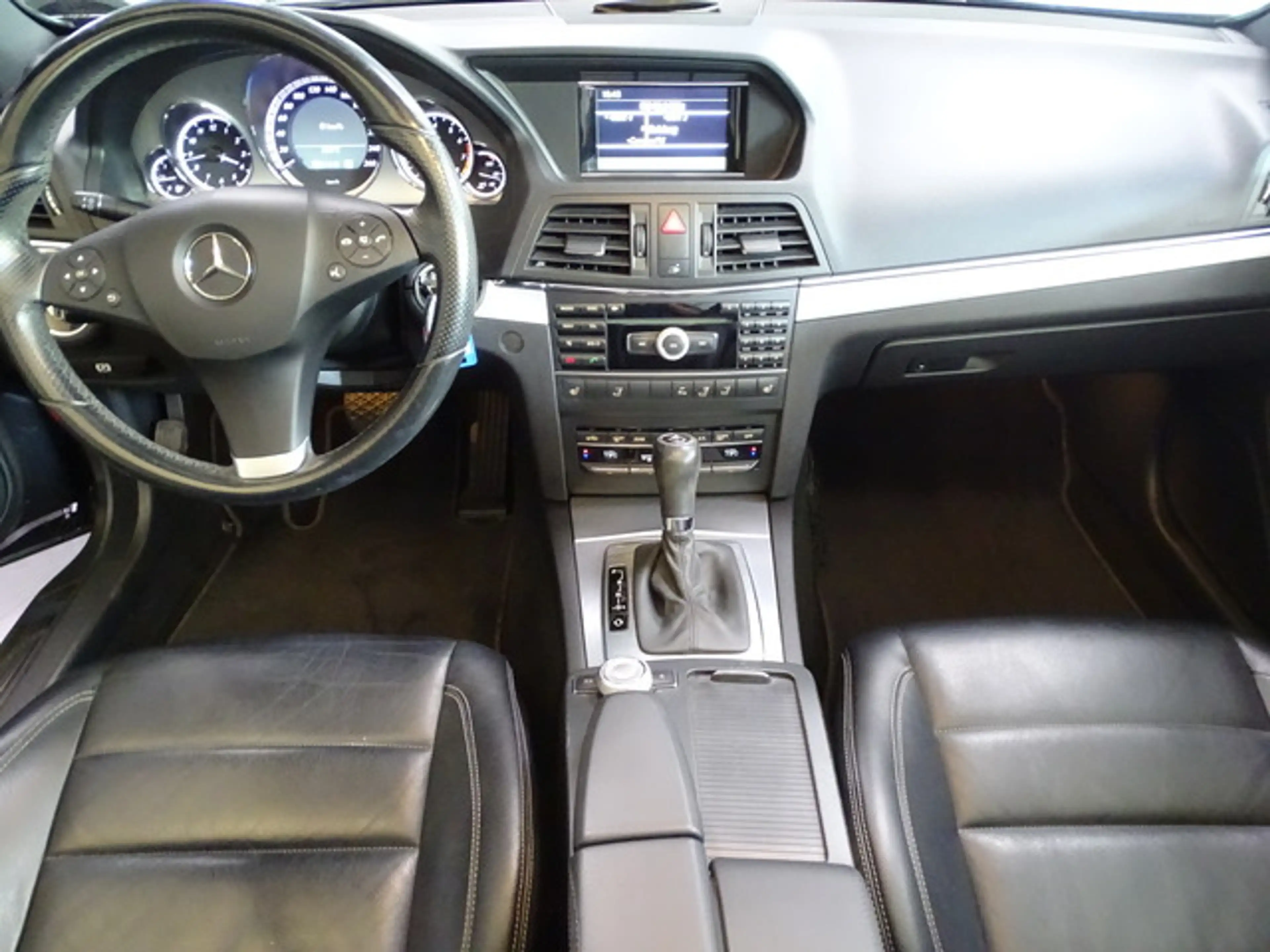 Mercedes-Benz E 250 Cabrio Autom.Leder Navi Airsc.Xenon PDC — photo 15