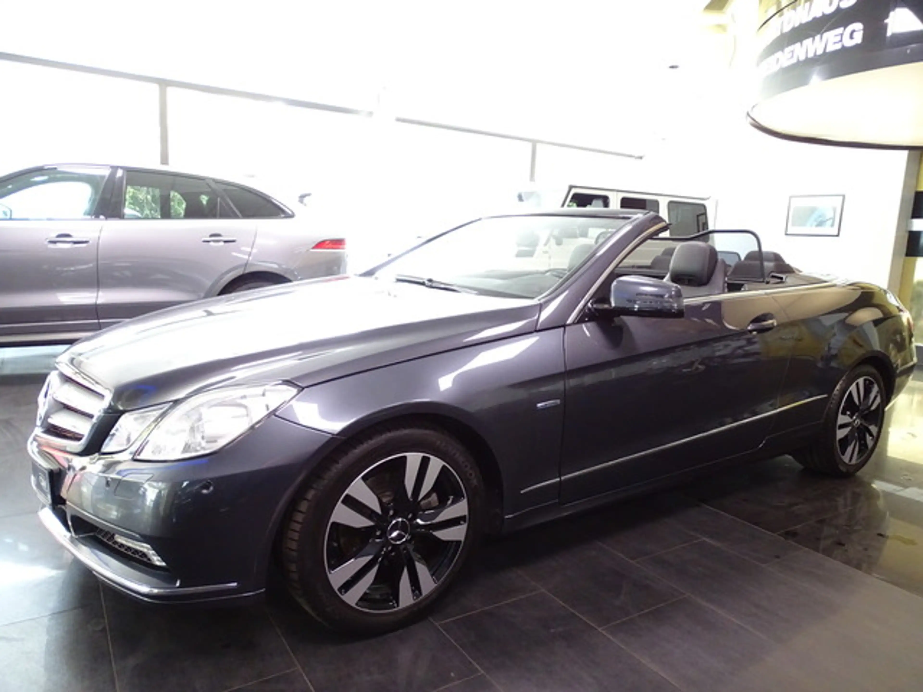 Mercedes-Benz E 250 Cabrio Autom.Leder Navi Airsc.Xenon PDC — photo 6