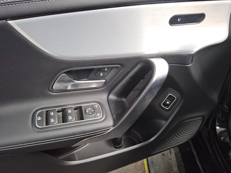Mercedes-Benz CLA 250 Shooting Brake e Progressive Navi LED — photo 10