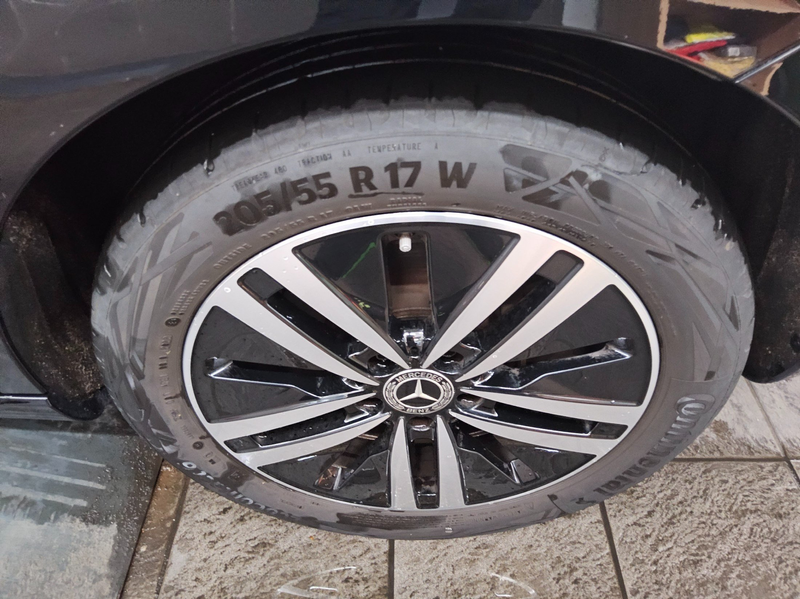 Mercedes-Benz CLA 250 Shooting Brake e Progressive Navi LED — photo 11