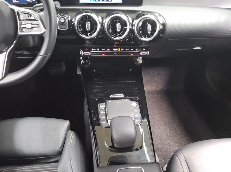 Mercedes-Benz CLA 250 Shooting Brake e Progressive Navi LED — photo 6