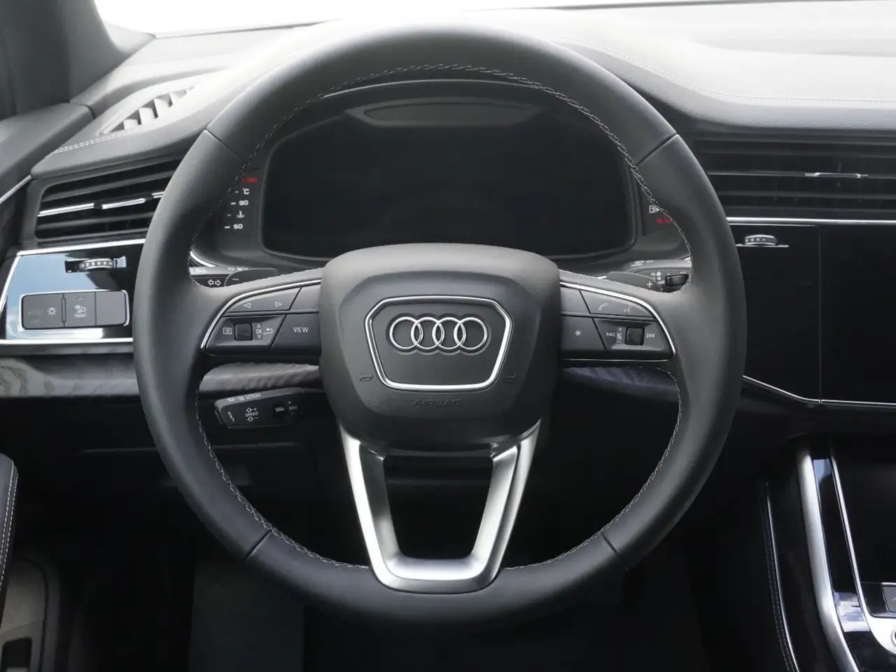 Audi Q7 photo Audi Q7