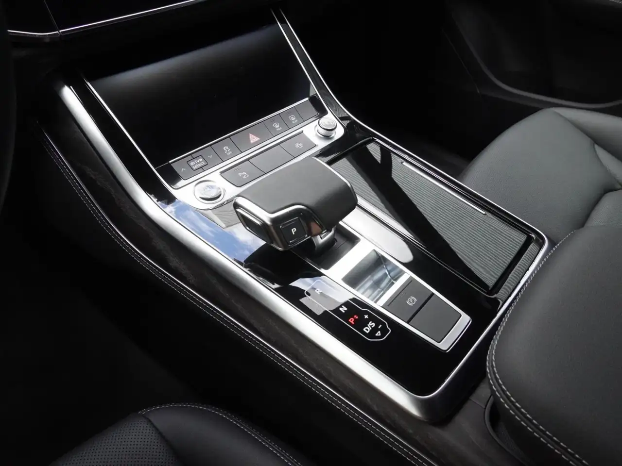 Audi Q7 photo Audi Q7