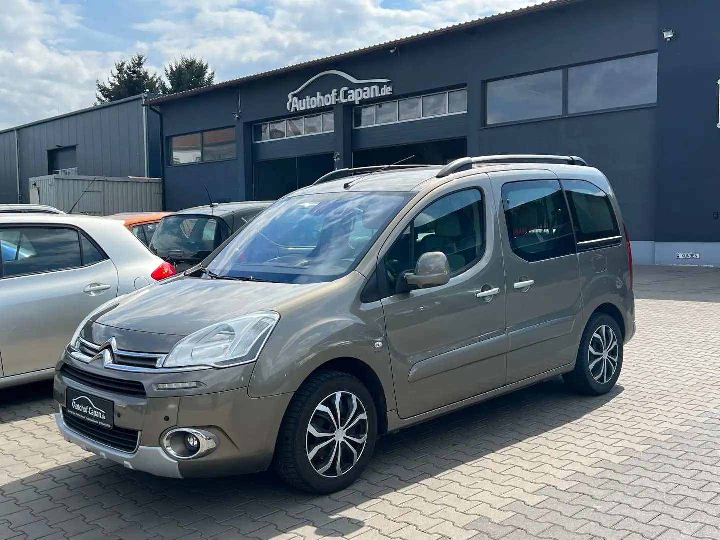 Citroen Berlingo Berlingo Kombi Selection/Klima/SHZ/PDC/EU5/AHK Marrón - 1
