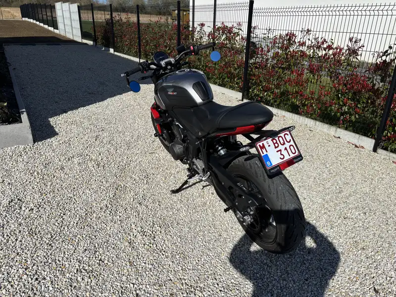 Triumph Trident 660 - foto 2