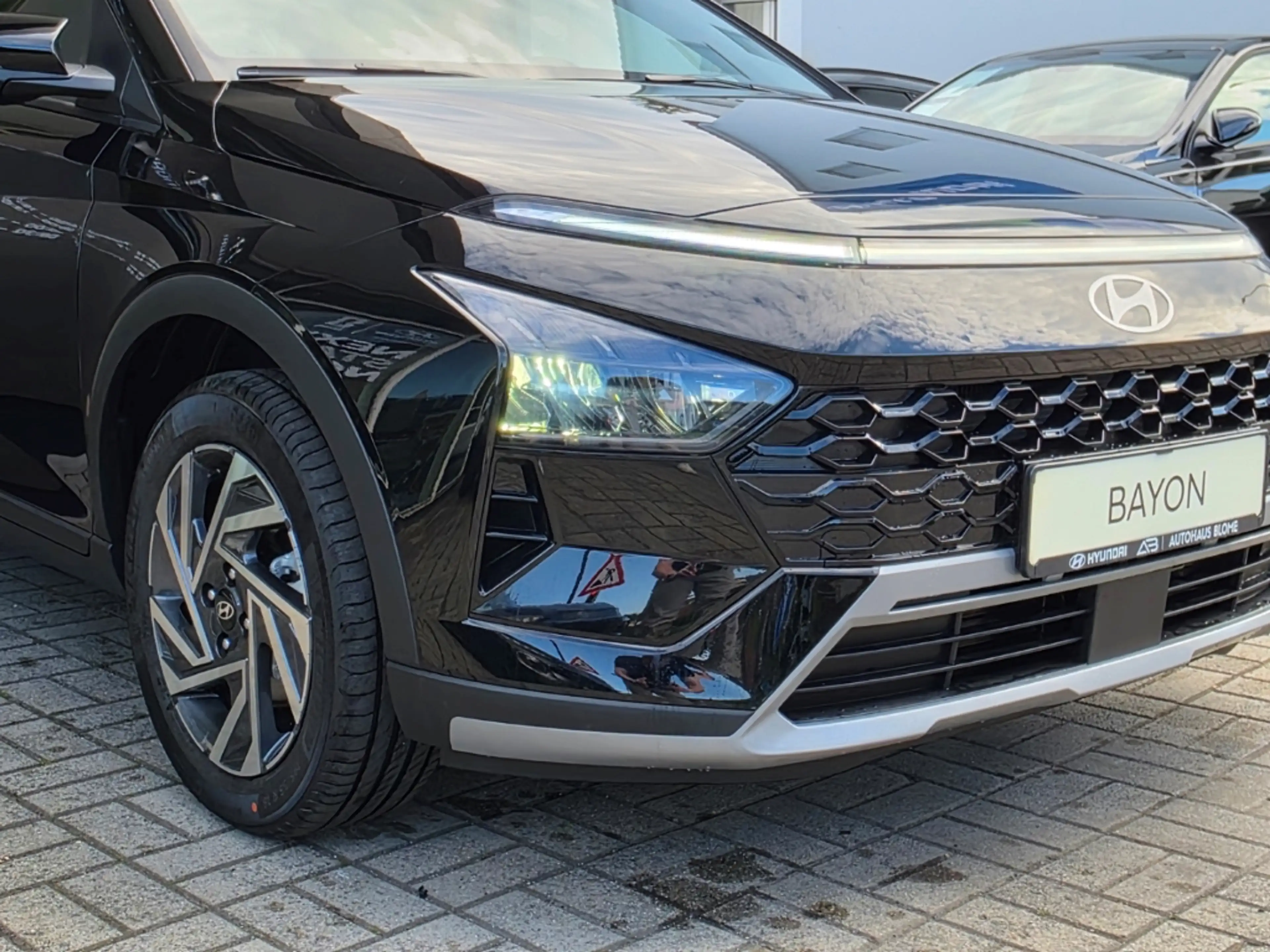 Hyundai BAYON 1.0 T-GDI 7-DCT Trend MY26 / Navi / Voll-LED / Kam — photo 2