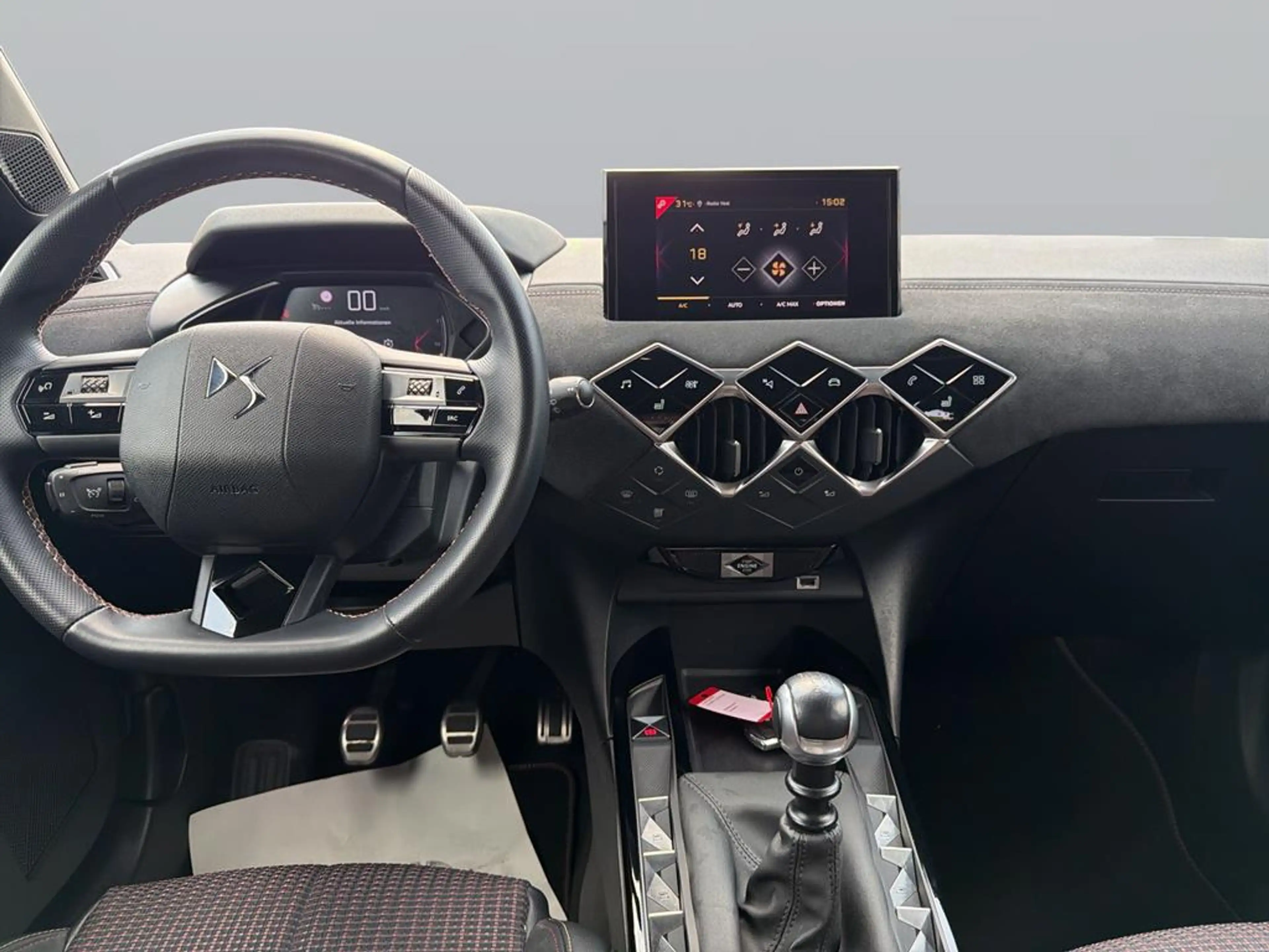 DS Automobiles DS 3 Crossback Performance Line KLIMA+SITZHZG — photo 12