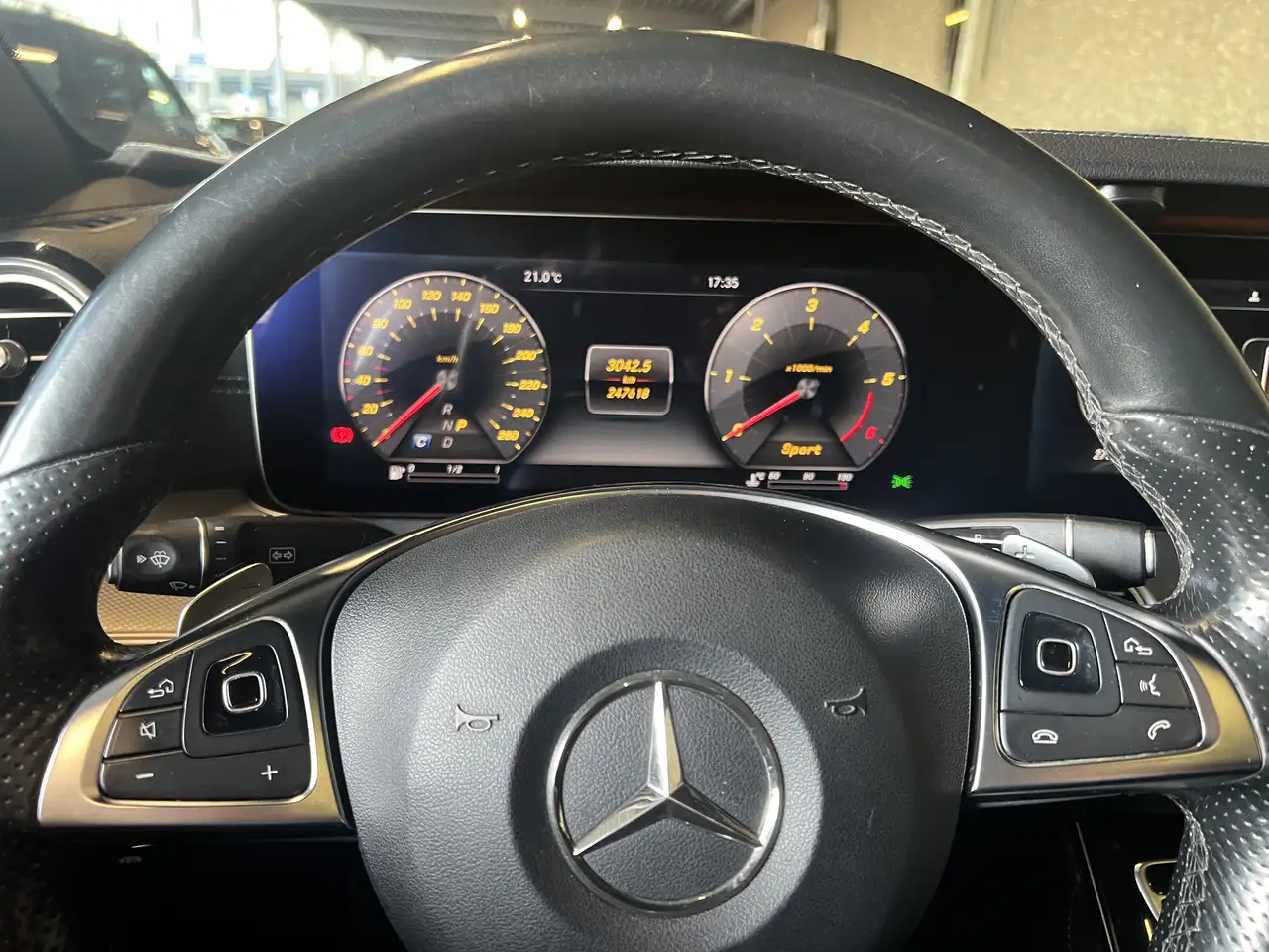 Mercedes-Benz E 220