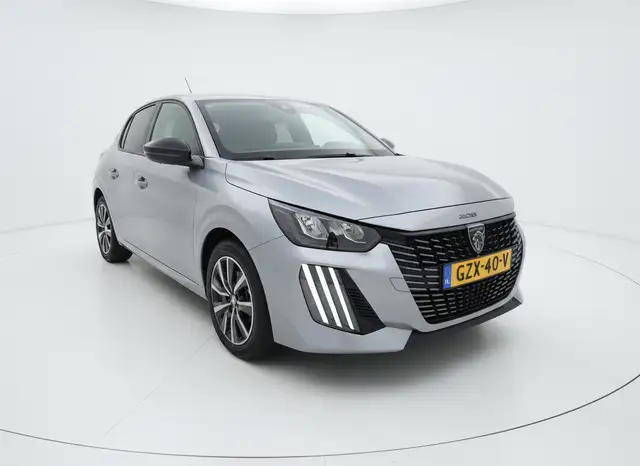 Peugeot 208 view 5