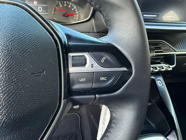 Peugeot 208 view 12