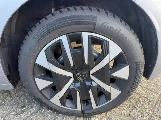 Peugeot 208 view 15