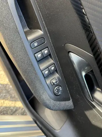 Peugeot 208 view 14