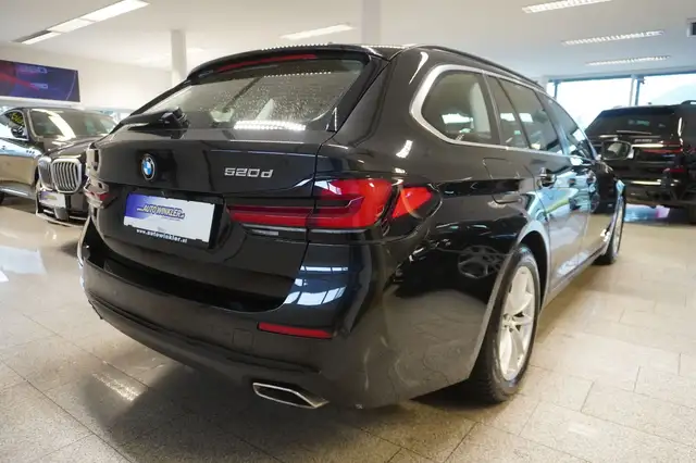 BMW 5 Series view 5