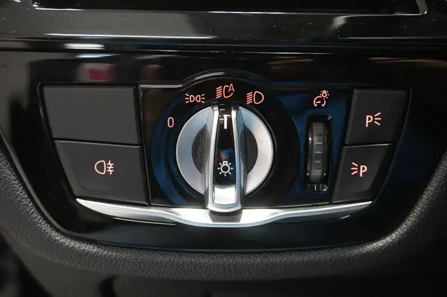 BMW 5 Series view 14