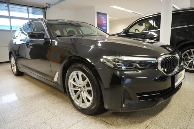 BMW 5 Series view 3