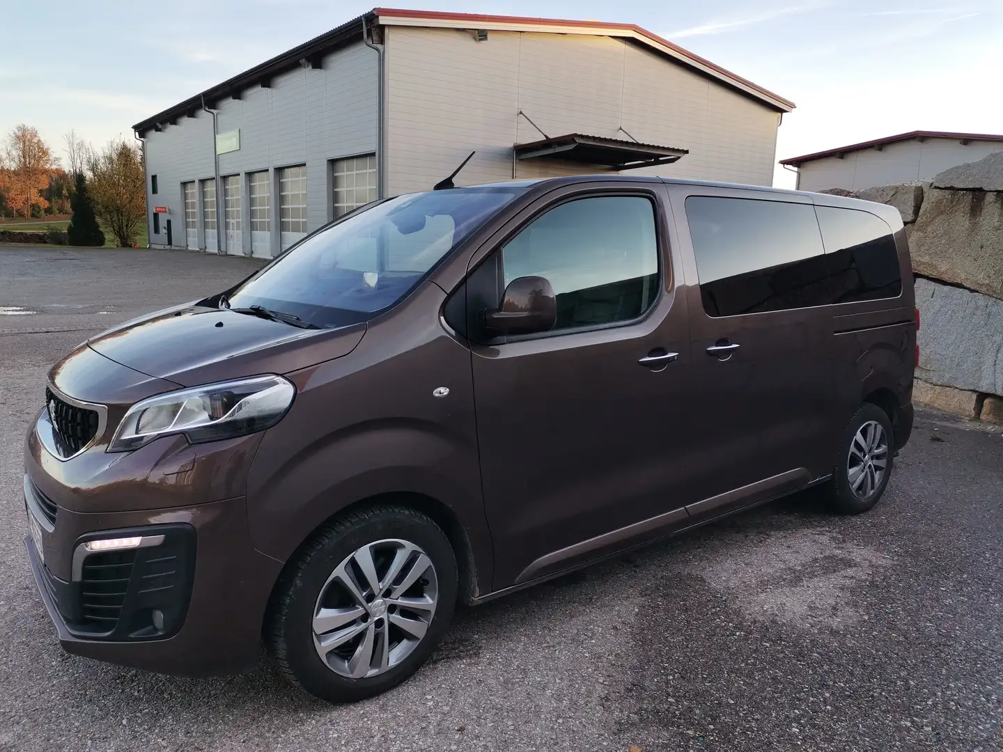 Peugeot Traveller Blue HDI 163 Braun - 1