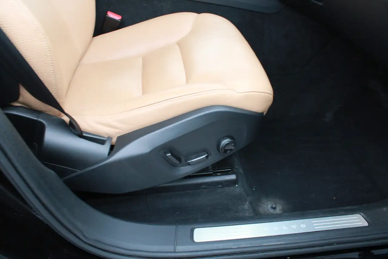Volvo XC60 снимка Volvo XC60