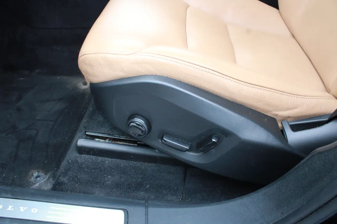 Volvo XC60 снимка Volvo XC60
