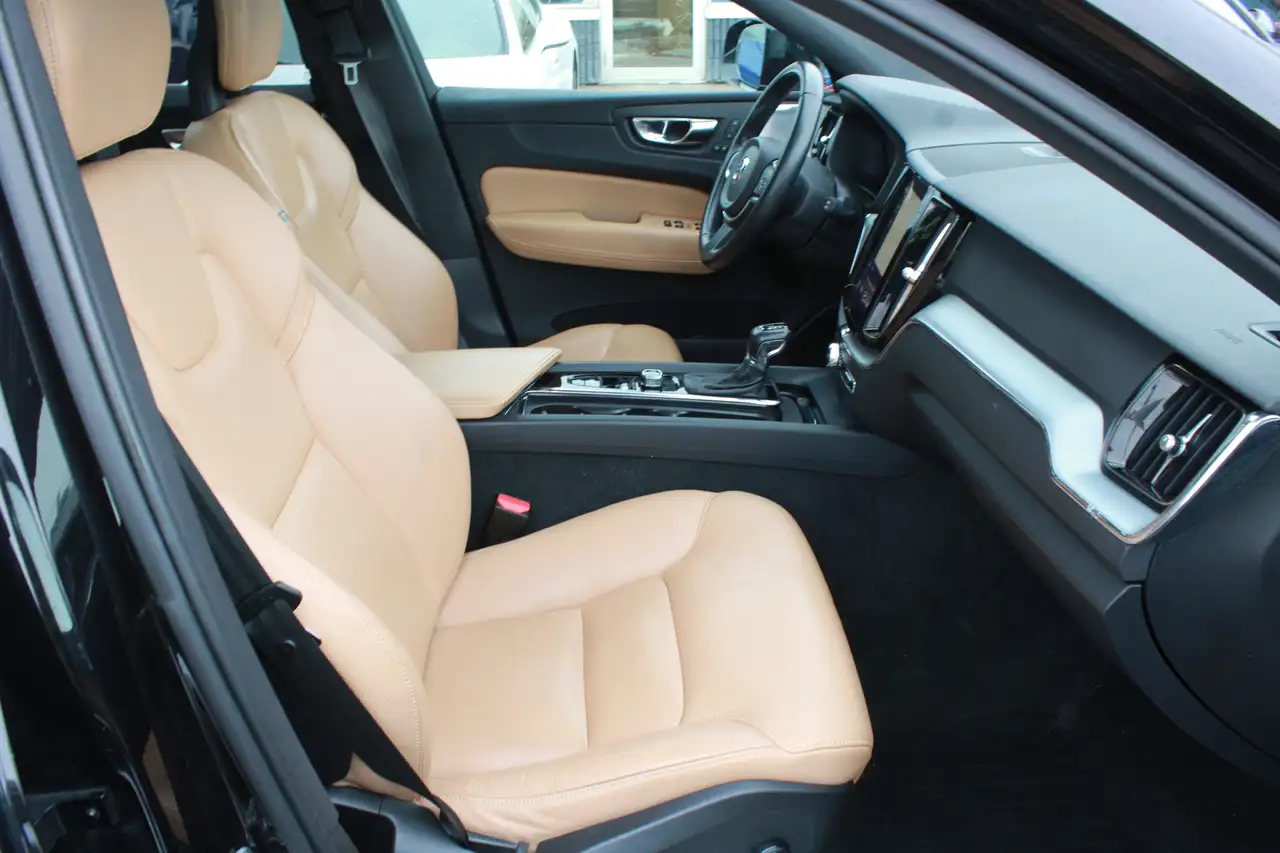 Volvo XC60 снимка Volvo XC60