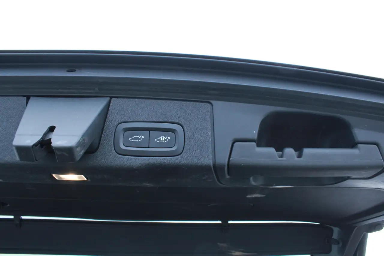 Volvo XC60 снимка Volvo XC60