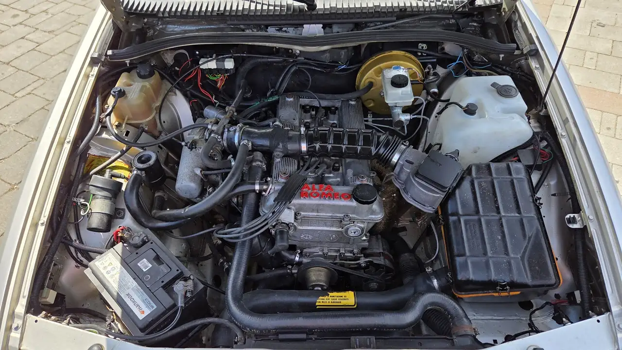 Alfa Romeo 75 1.6 ie, foto 10