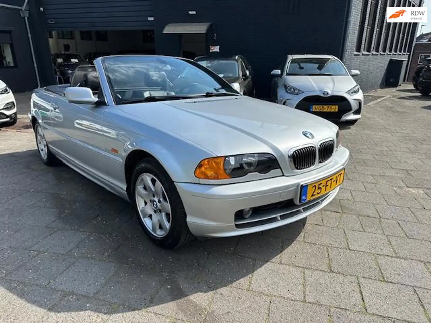 BMW 323 3-serie Cabrio 323Ci (170pk) Aut. Executive! Leder Grijs - 1