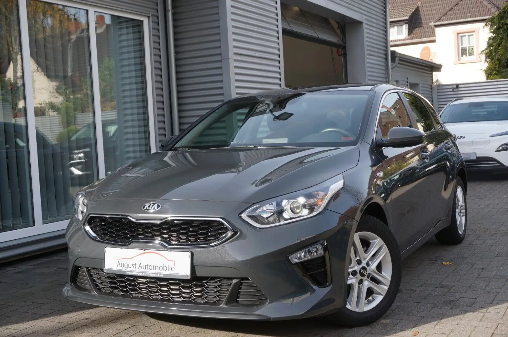 Kia Ceed / cee'd Vision NaviP KomfortP Kam LenkHeizu Grijs - 2