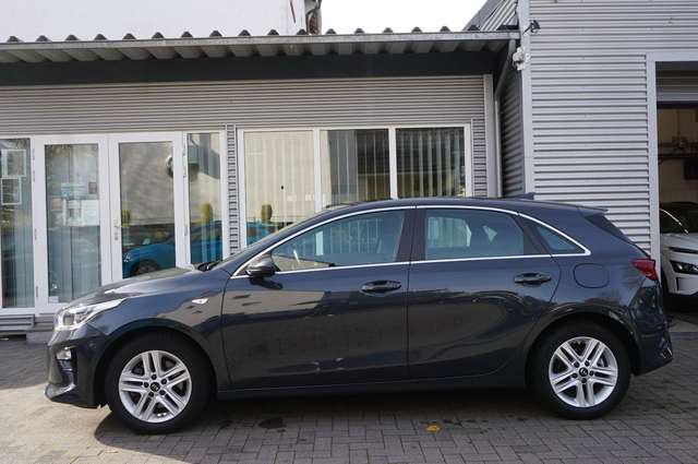 Imagine Kia Ceed / cee'd Vision NaviP KomfortP Kam LenkHeizu