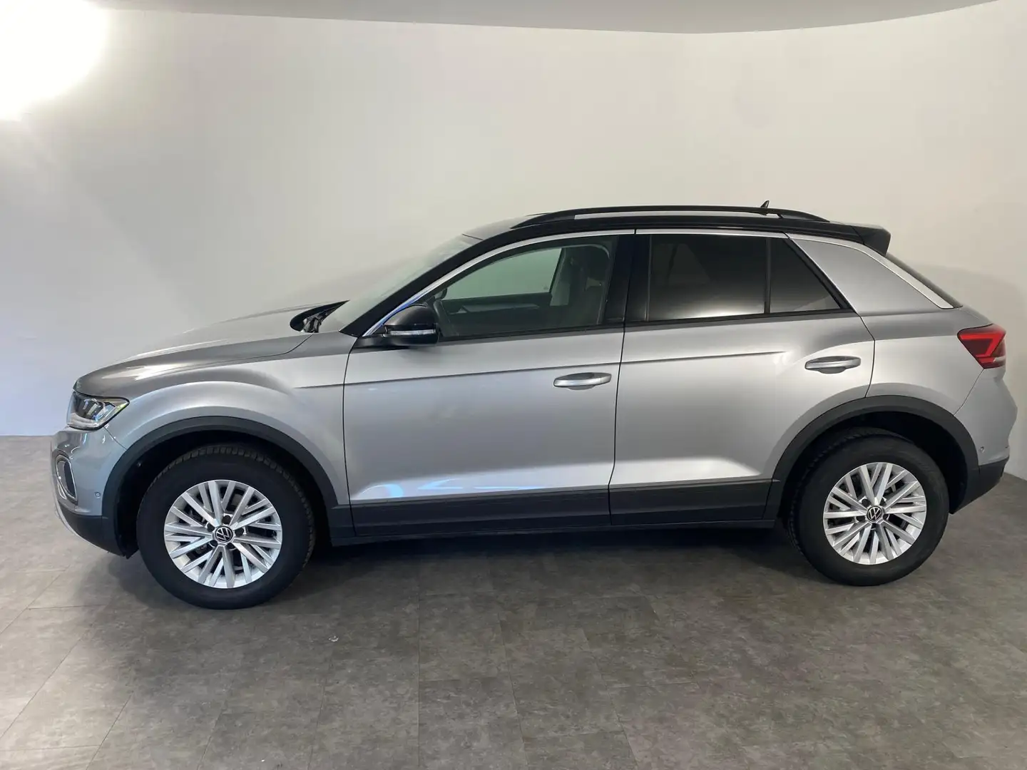 Volkswagen T-Roc 2.0 TDI Life LED*NAVI*ACC 85 kW (116 PS), Schal... Schwarz - 2