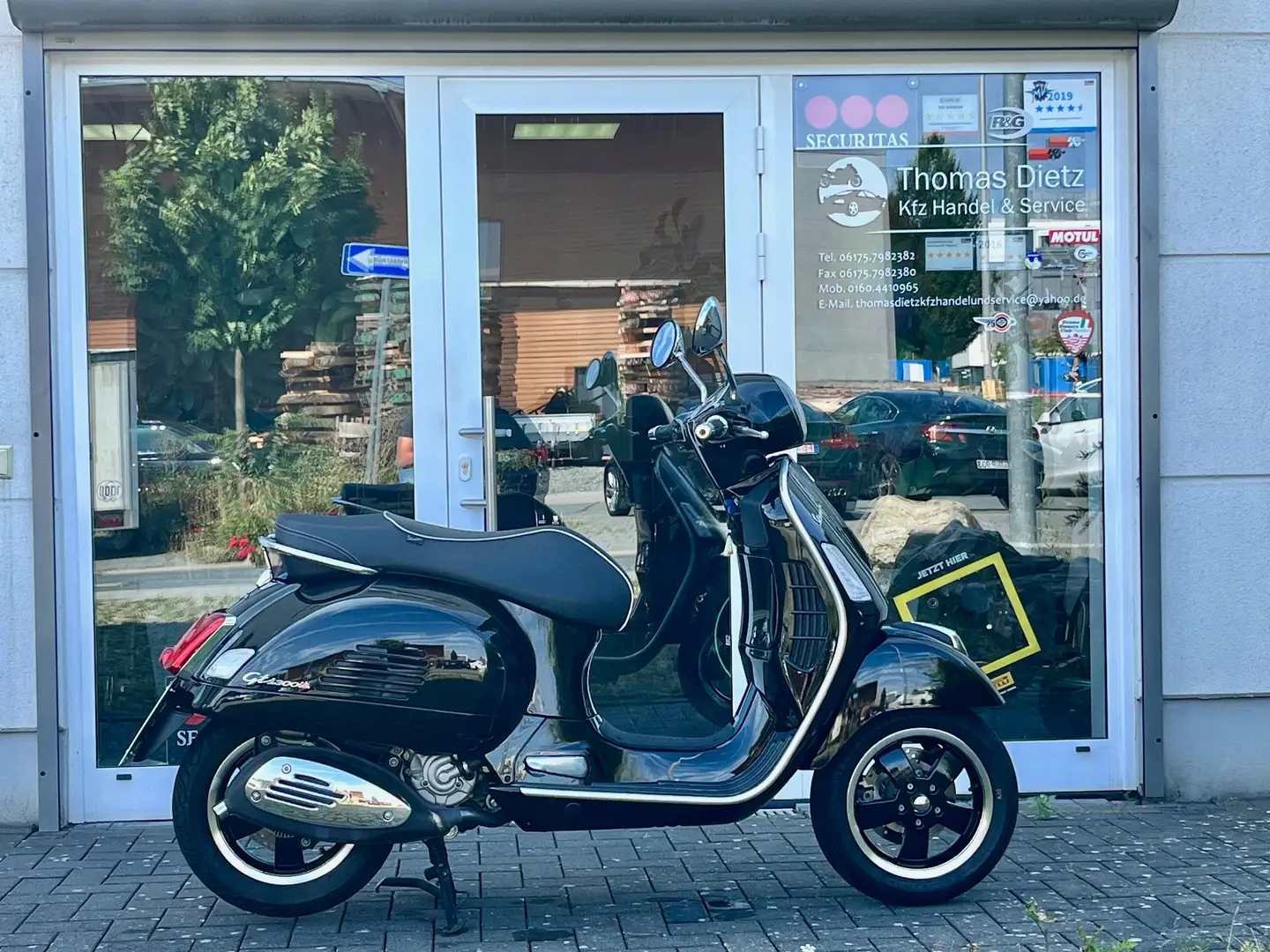 Vespa GTS Super Sport 300 2.Hd. original 2653 Km. / Euro 4 top + sparsam Zwart - 1