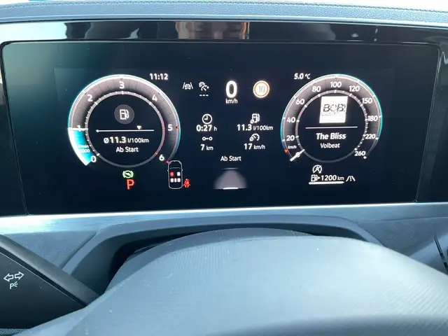 Volkswagen Passat view 8