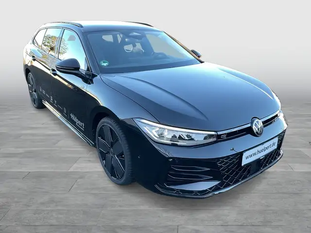 Volkswagen Passat view 4