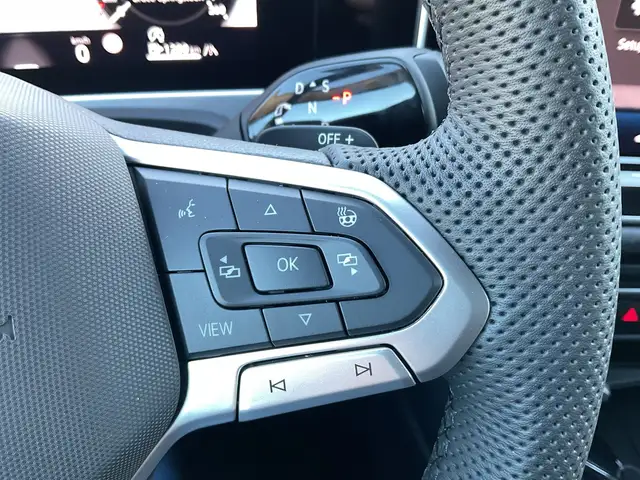Volkswagen Passat view 14