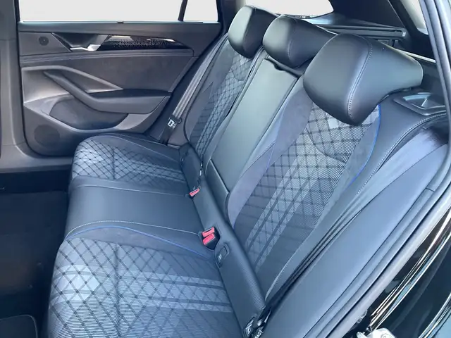 Volkswagen Passat view 7