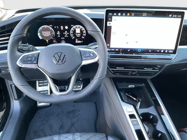 Volkswagen Passat view 5