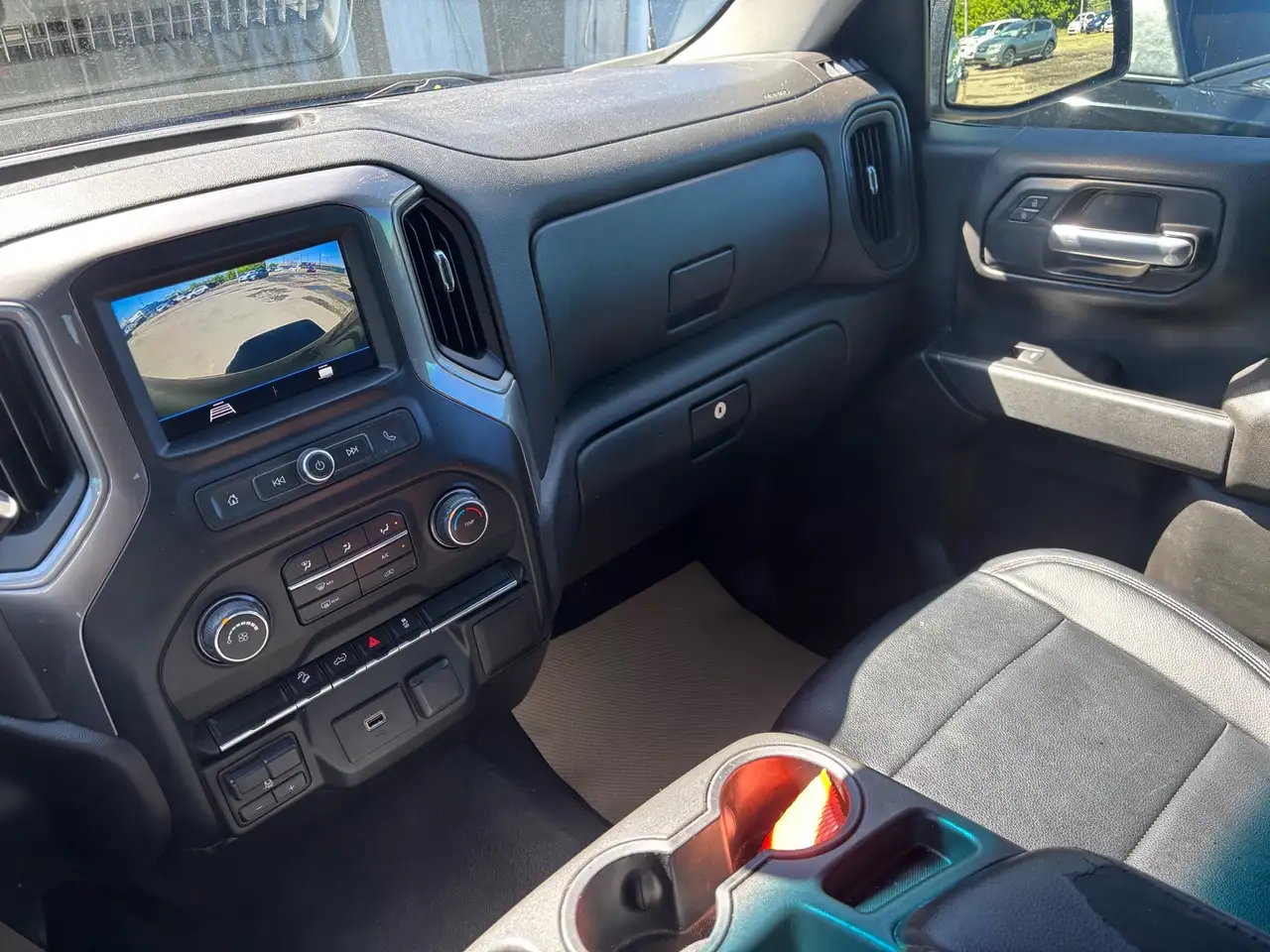 Chevrolet Silverado 1500 снимка Chevrolet Silverado 1500