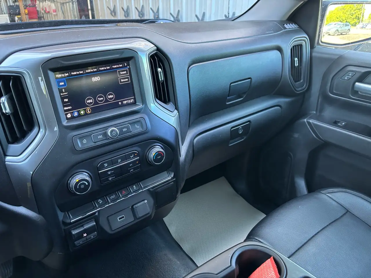 Chevrolet Silverado 1500 снимка Chevrolet Silverado 1500