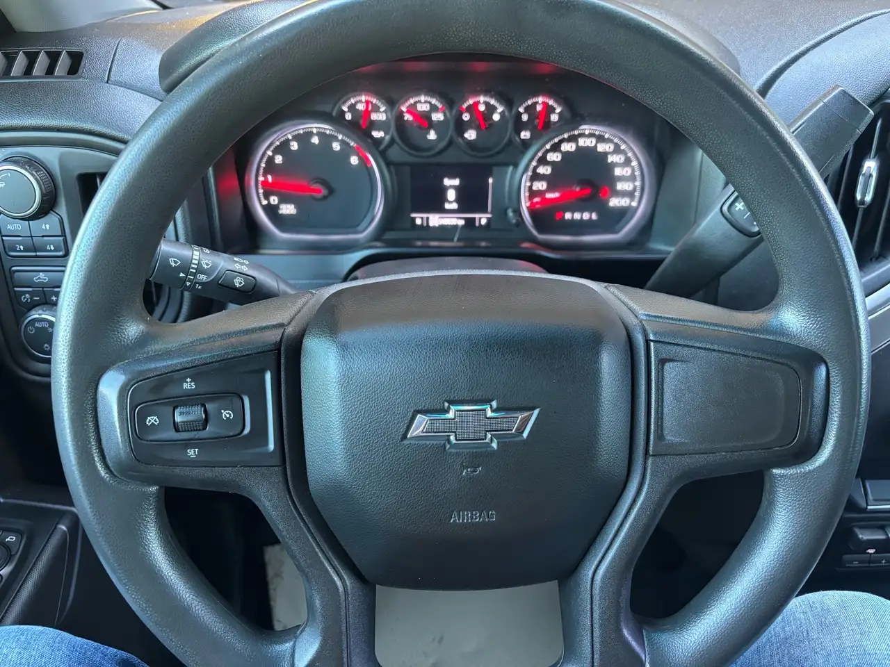 Chevrolet Silverado 1500 снимка Chevrolet Silverado 1500
