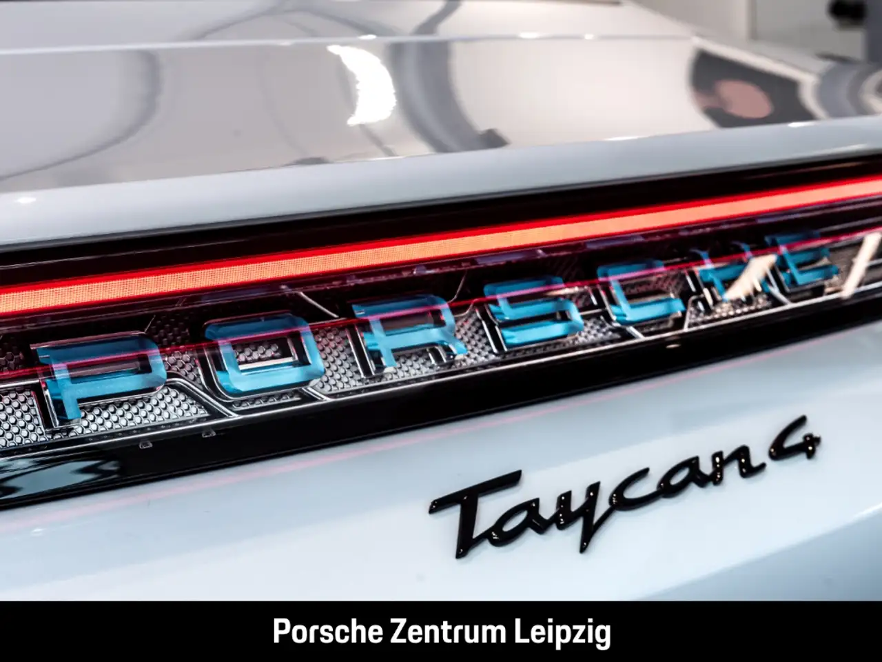 Porsche Taycan 4 Black Edition InnoDrive SoftClose Chrono 14