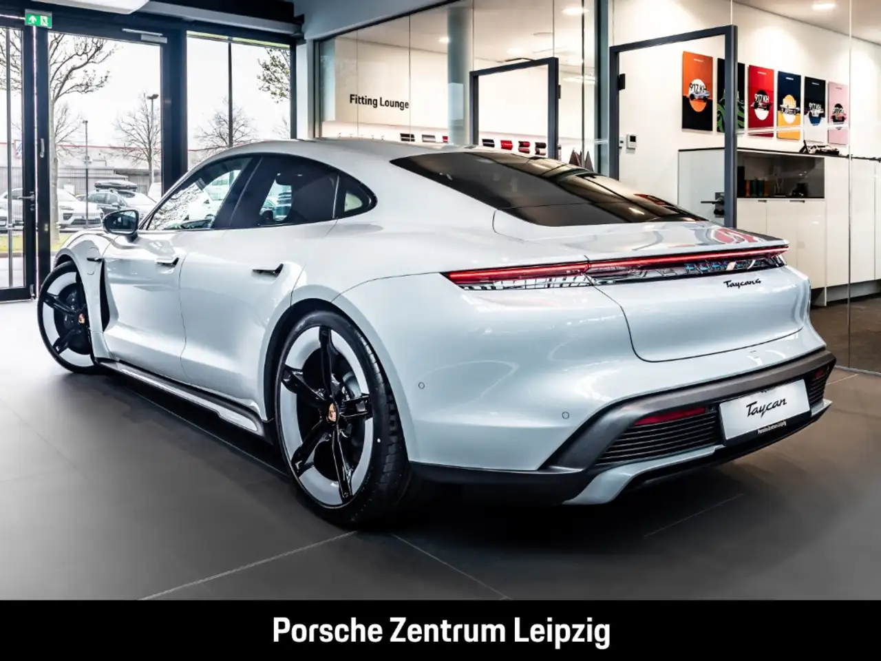 Porsche Taycan 4 Black Edition InnoDrive SoftClose Chrono 3