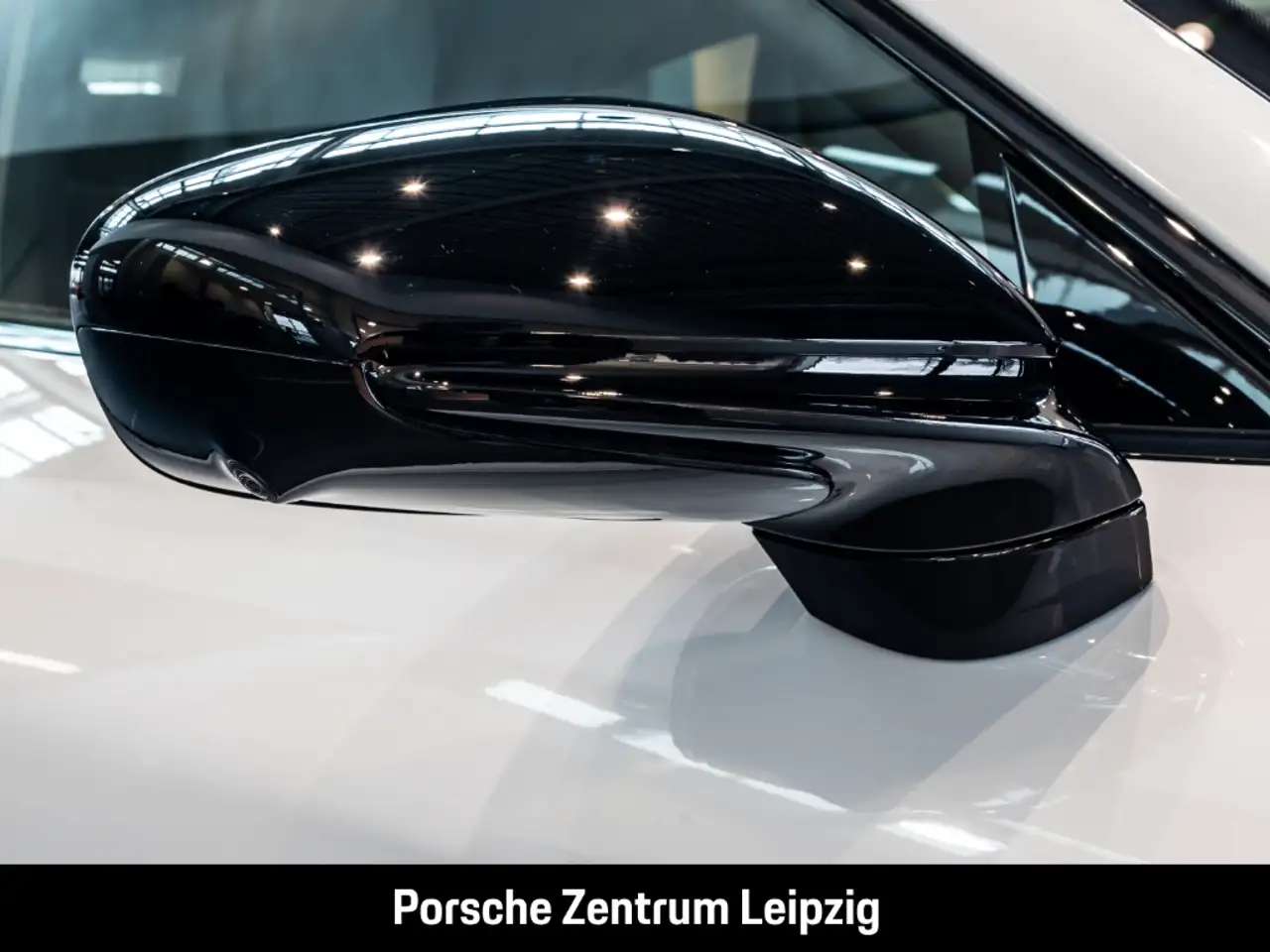 Porsche Taycan 4 Black Edition InnoDrive SoftClose Chrono 11