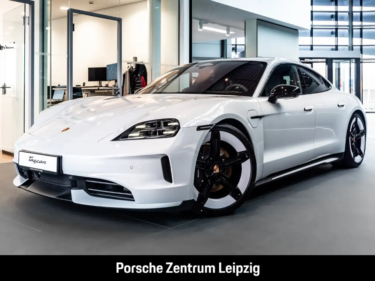 Porsche Taycan 4 Black Edition InnoDrive SoftClose Chrono
