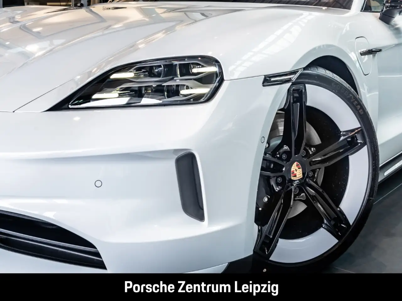 Porsche Taycan 4 Black Edition InnoDrive SoftClose Chrono 8